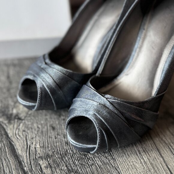 Lulu Townsend Daniell Pewter Shimmer Fabric Formal Dress Heels - Picture 2 of 13